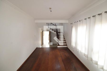 Sala de casa à venda com 4 quartos, 262m² em Jardim Jussara, São Paulo