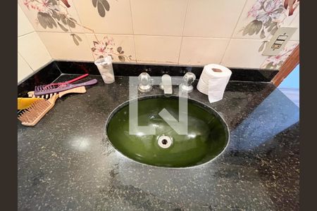 Casa à venda com 500m², 5 quartos e 6 vagasBanheiro Quarto 3