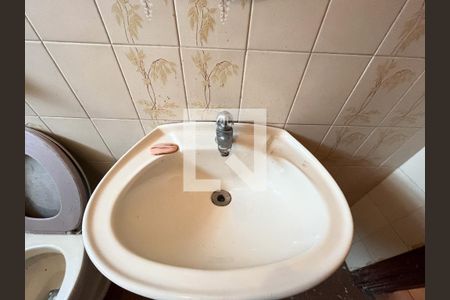 Casa à venda com 500m², 5 quartos e 6 vagasBanheiro Salão de festas