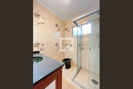 Casa à venda com 500m², 5 quartos e 6 vagasBanheiro Quarto 1