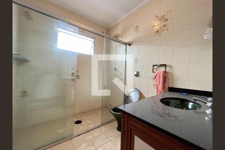 Casa à venda com 500m², 5 quartos e 6 vagasBanheiro Quarto 2