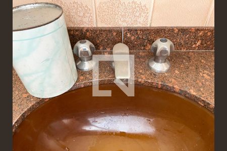 Casa à venda com 500m², 5 quartos e 6 vagasBanheiro Quarto 4