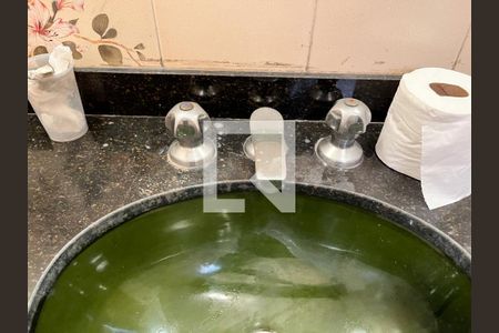 Casa à venda com 500m², 5 quartos e 6 vagasBanheiro Quarto 3