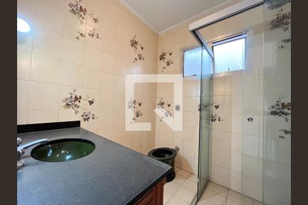 Casa à venda com 500m², 5 quartos e 6 vagasBanheiro Quarto 1