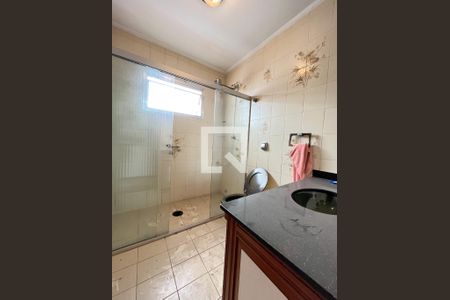 Casa à venda com 500m², 5 quartos e 6 vagasBanheiro Quarto 2