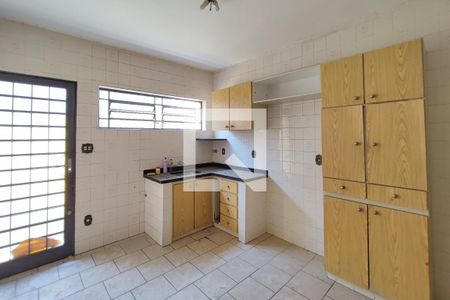 Casa à venda com 400m², 4 quartos e 1 vagaCozinha 