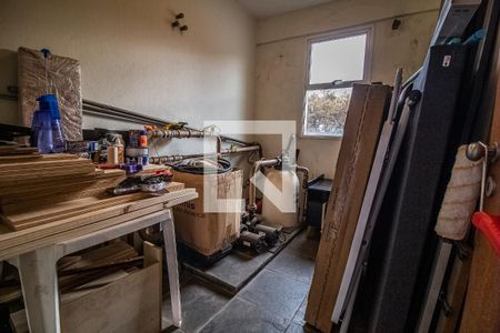 Casa à venda com 750m², 6 quartos e 8 vagas Casa à venda com 750m², 6 quartos e 8 vagasCasa de máquinas