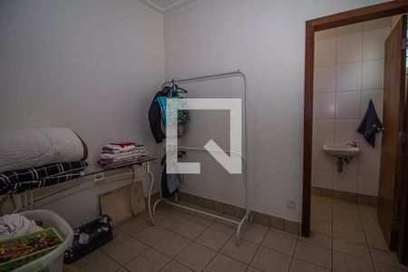 Casa à venda com 750m², 6 quartos e 8 vagas Casa à venda com 750m², 6 quartos e 8 vagasÁrea de Serviço