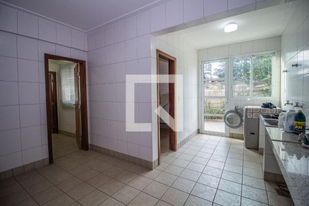 Casa à venda com 750m², 6 quartos e 8 vagas Casa à venda com 750m², 6 quartos e 8 vagasÁrea de Serviço