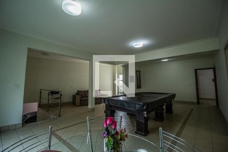 Casa à venda com 750m², 6 quartos e 8 vagas Casa à venda com 750m², 6 quartos e 8 vagasÁrea Sala de jogos