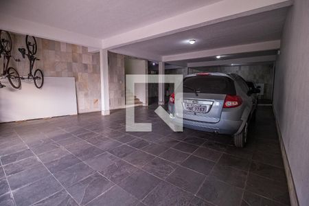 Casa à venda com 750m², 6 quartos e 8 vagas Casa à venda com 750m², 6 quartos e 8 vagasGaragem