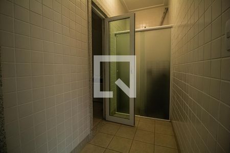 Casa à venda com 750m², 6 quartos e 8 vagas Casa à venda com 750m², 6 quartos e 8 vagasSaúna