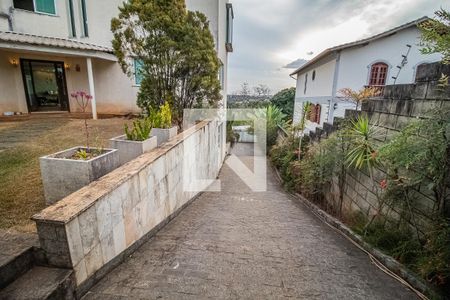Casa à venda com 750m², 6 quartos e 8 vagas Casa à venda com 750m², 6 quartos e 8 vagasGaragem