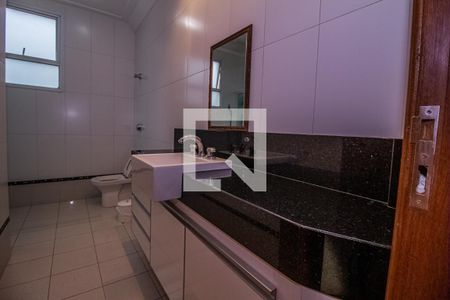 Casa à venda com 750m², 6 quartos e 8 vagas Casa à venda com 750m², 6 quartos e 8 vagasBanheiro
