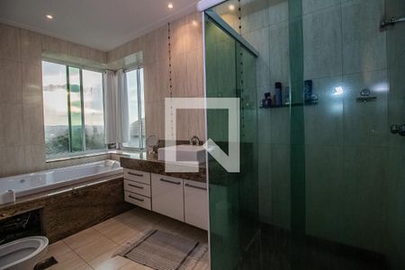 Casa à venda com 750m², 6 quartos e 8 vagas Casa à venda com 750m², 6 quartos e 8 vagasBanheiro Suíte