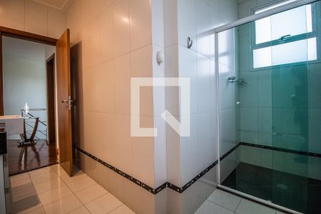 Casa à venda com 750m², 6 quartos e 8 vagas Casa à venda com 750m², 6 quartos e 8 vagasBanheiro