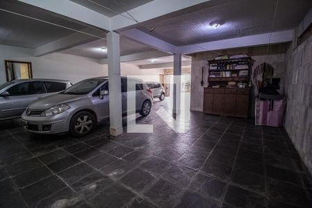 Casa à venda com 750m², 6 quartos e 8 vagas Casa à venda com 750m², 6 quartos e 8 vagasGaragem