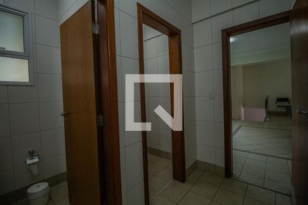 Casa à venda com 750m², 6 quartos e 8 vagas Casa à venda com 750m², 6 quartos e 8 vagasBanheiro Salão de jogos