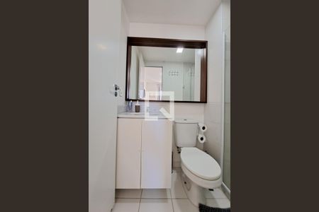 Banheiro da Suíte de apartamento para alugar com 2 quartos, 56m² em Del Castilho, Rio de Janeiro