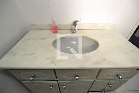 Casa à venda com 248m², 3 quartos e 4 vagasBanheiro Social