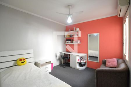 Quarto 1 de casa à venda com 3 quartos, 248m² em Medianeira, Porto Alegre