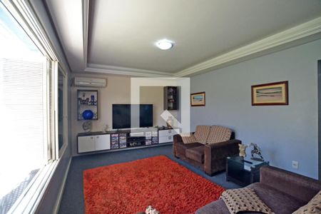 Sala de casa à venda com 3 quartos, 248m² em Medianeira, Porto Alegre