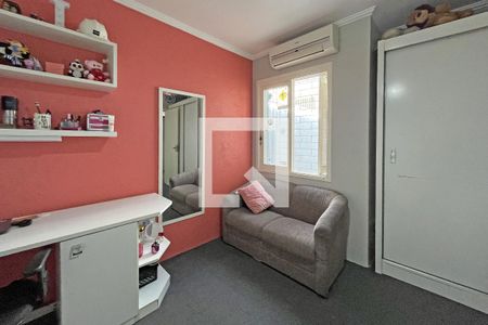 Quarto 1 de casa à venda com 3 quartos, 248m² em Medianeira, Porto Alegre