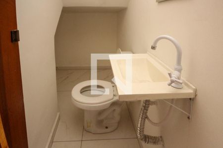 Lavabo de casa para alugar com 3 quartos, 280m² em Jardim Vila Formosa, São Paulo
