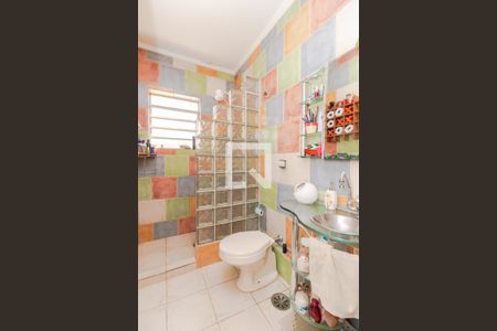 Casa à venda com 140m², 2 quartos e 1 vaga Casa à venda com 140m², 2 quartos e 1 vagaBanheiro de Serviço