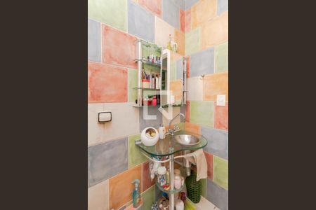 Casa à venda com 140m², 2 quartos e 1 vaga Casa à venda com 140m², 2 quartos e 1 vagaBanheiro de Serviço