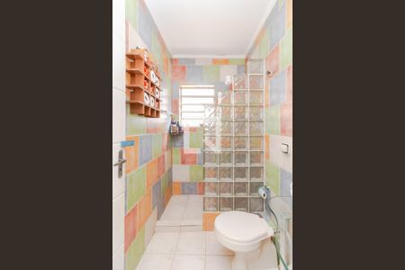 Casa à venda com 140m², 2 quartos e 1 vaga Casa à venda com 140m², 2 quartos e 1 vagaBanheiro de Serviço