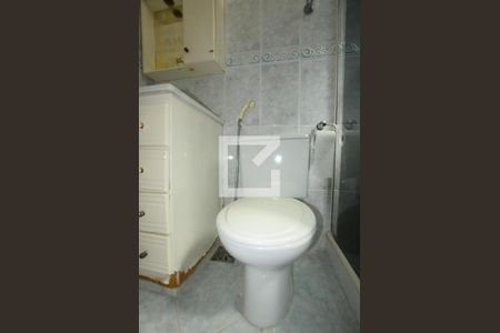 Apartamento à venda com 81m², 3 quartos e 2 vagasBanheiro da Suite