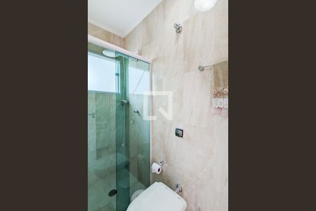 Casa à venda com 216m², 4 quartos e 4 vagasBanheiro da suíte