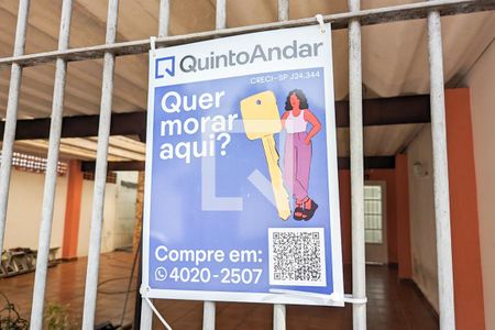 Casa à venda com 216m², 4 quartos e 4 vagasFachada