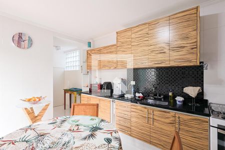 Casa à venda com 216m², 4 quartos e 4 vagasCozinha