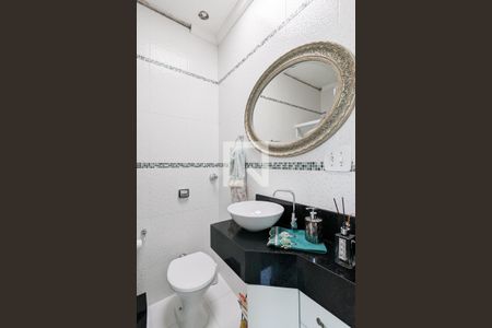 Casa à venda com 216m², 4 quartos e 4 vagasBanheiro