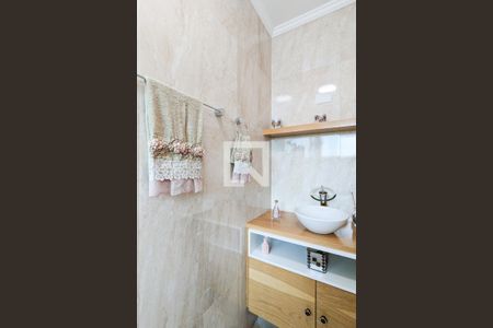 Casa à venda com 216m², 4 quartos e 4 vagasBanheiro da suíte