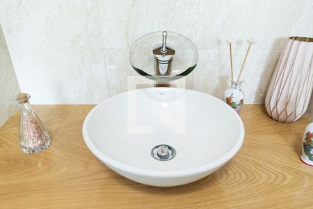 Casa à venda com 216m², 4 quartos e 4 vagasBanheiro da suíte