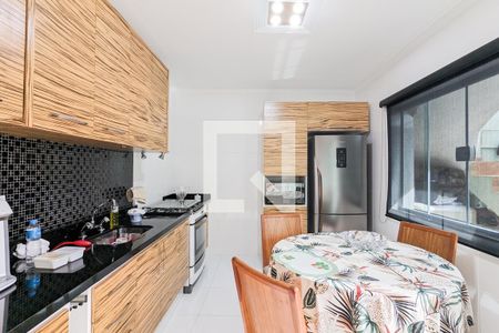 Casa à venda com 216m², 4 quartos e 4 vagasCozinha