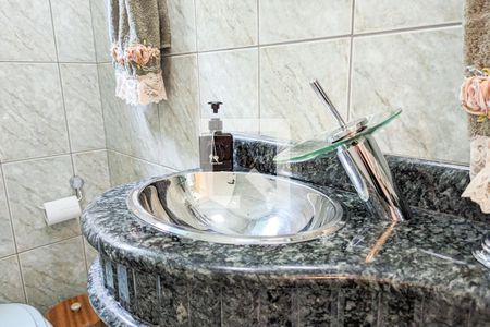 Casa à venda com 216m², 4 quartos e 4 vagasLavabo