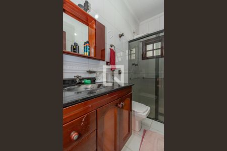 Casa de condomínio à venda com 220m², 4 quartos e 4 vagas Casa de condomínio à venda com 220m², 4 quartos e 4 vagasBanheiro da Suíte 1