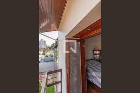 Casa de condomínio à venda com 220m², 4 quartos e 4 vagas Casa de condomínio à venda com 220m², 4 quartos e 4 vagasVaranda Suite 2