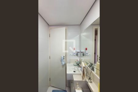 Apartamento à venda com 55m², 2 quartos e 1 vaga Apartamento à venda com 55m², 2 quartos e 1 vagaBanheiro