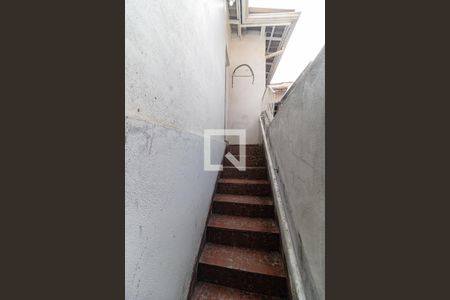 Casa para alugar com 72m², 1 quarto e sem vagaEscada