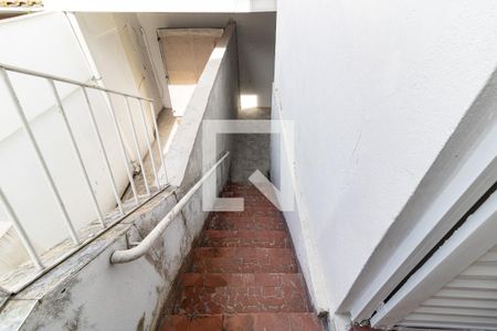 Casa para alugar com 72m², 1 quarto e sem vagaEscada