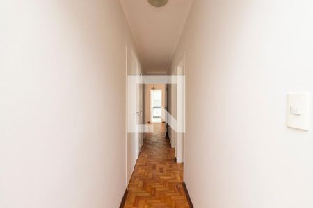 Corredor para os quartos de apartamento para alugar com 3 quartos, 87m² em Indianópolis, São Paulo