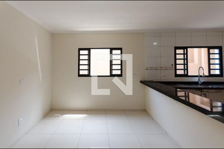 Casa para alugar com 200m², 4 quartos e 2 vagas Casa para alugar com 200m², 4 quartos e 2 vagasCozinha