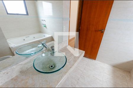 Casa para alugar com 200m², 4 quartos e 2 vagas Casa para alugar com 200m², 4 quartos e 2 vagasSuíte 1