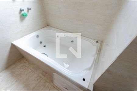 Casa para alugar com 200m², 4 quartos e 2 vagas Casa para alugar com 200m², 4 quartos e 2 vagasSuíte 1