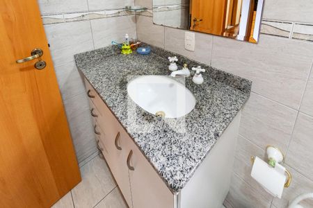 Casa à venda com 157m², 4 quartos e 2 vagas Casa à venda com 157m², 4 quartos e 2 vagasBanheiro da Suíte